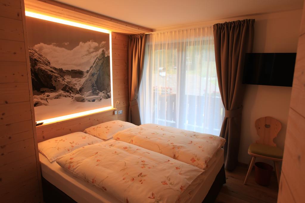 Garni Tramans Bed & Breakfast Selva di Val Gardena Room photo