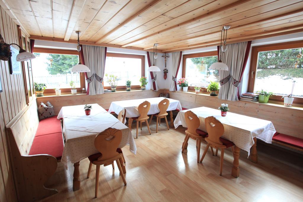 Garni Tramans Bed & Breakfast Selva di Val Gardena Exterior photo